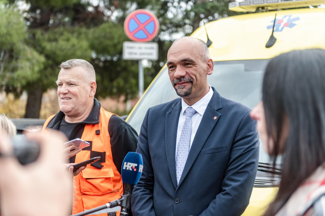 Šibenska Hitna dobila novo vozilo: 'Naš vozni park je sad sigurniji za pacijente i djelatnike'