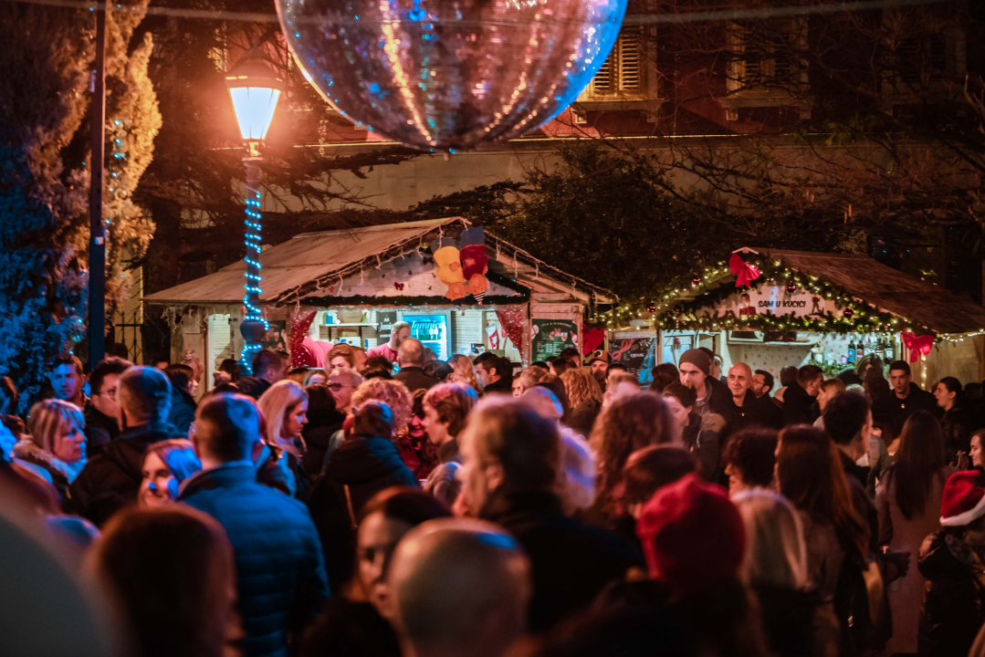 Disco Gimnazija u Parku proslavila 45. rođendan: Šibenčani uživali u starim hitovima  