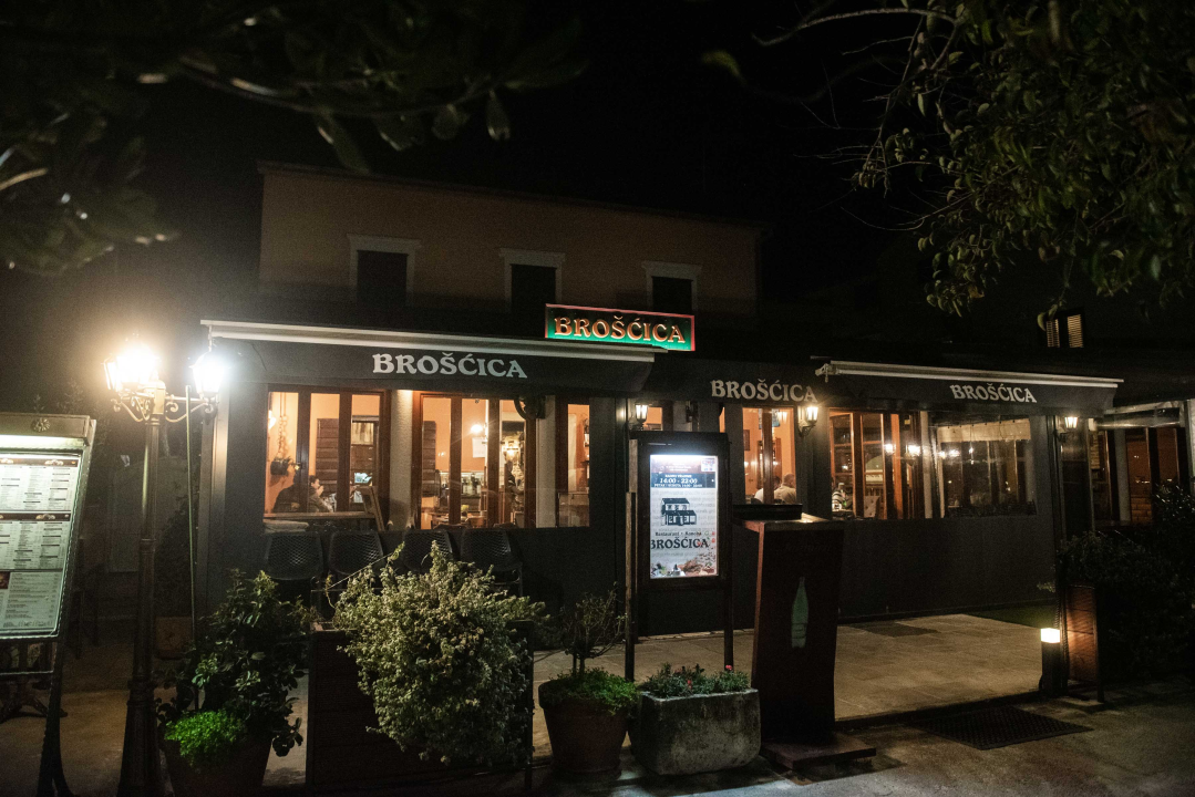 Provedite nezaboravne trenutke uz ukusne delicije u konobi Brošćica!