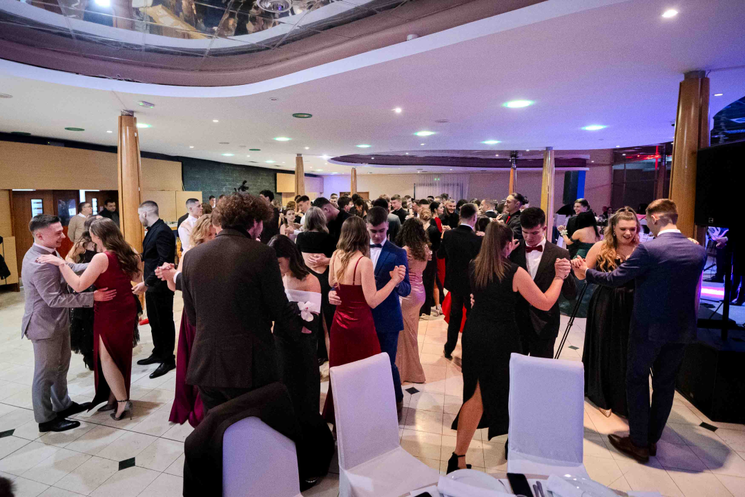 Zavirite na blještavi maturalni ples Tehničke škole Šibenik (2)