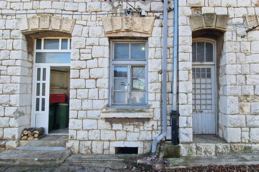 Prošetali smo po legendarnoj željezničkoj stanici Perković, koja je zapravo u Sitnom Donjem