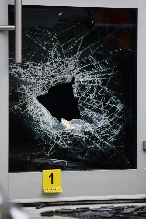 Provaljeno u ljekarnu kod Tommya na Vidicima: Netko je razbio ulazna vrata 