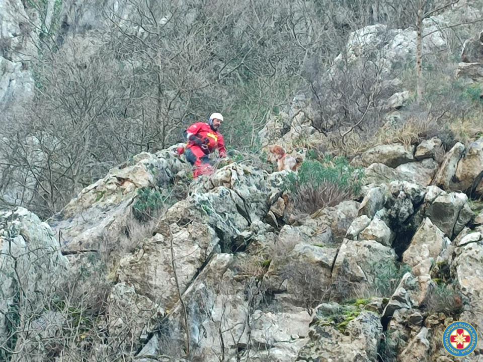 Šibenski HGSS-ovci spasili psa iz kanjona Čikole 