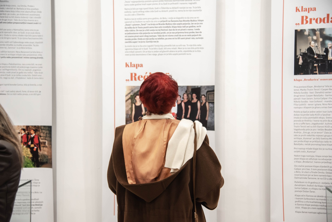 Trčanje, potrage, klape, rock and roll: Noć muzeja u Šibeniku za novu publiku prolazi uz dobar odaziv 