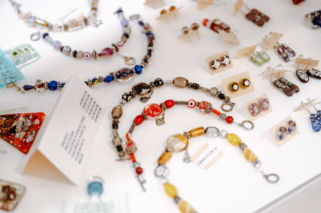 U Galeriji Juraj Dalmatinac potražite poklone za Valentinovo i maturalne haljine 