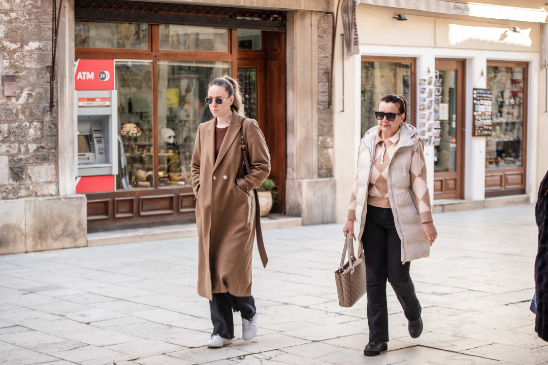 Evo kakve kapute nose lijepe dame iz Đira 