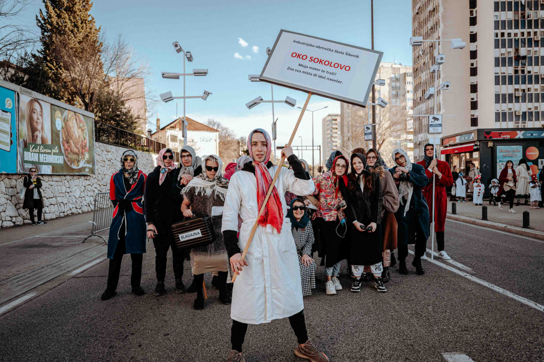 Maškarana povorka prošla kroz grad (1. dio): Najbolja maska Lego, najprovokativnija Oko sokolovo  