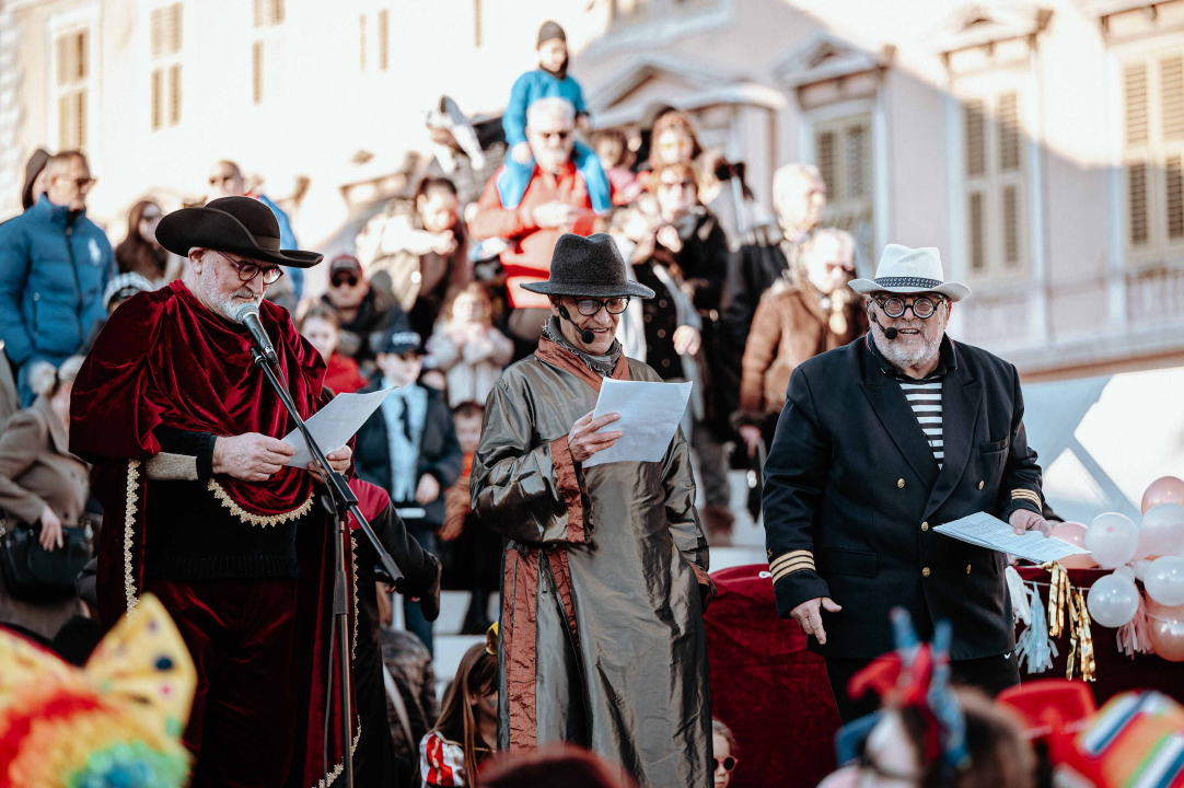 Maškarana povorka prošla kroz grad (2. dio): Najbolja maska Lego, najprovokativnija Oko sokolovo   