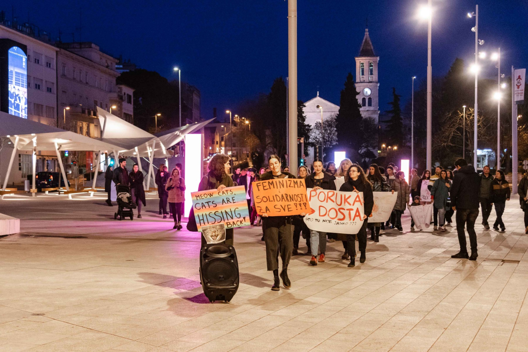 Ništa cvijeće i bombonijere: Šibenčanke, uz pokojeg Šibenčana, proslavile Dan žena na drugačiji način