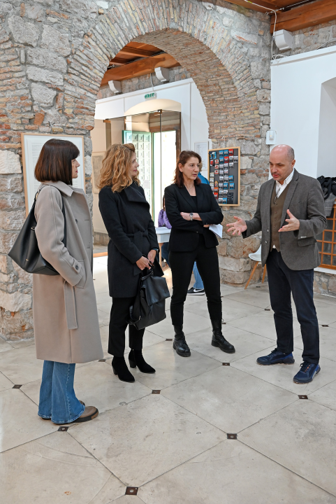 Otvorena izložba akademskog slikara Tomislava Buntaka: Priča o arkadiji inspirirana stripom i filmom