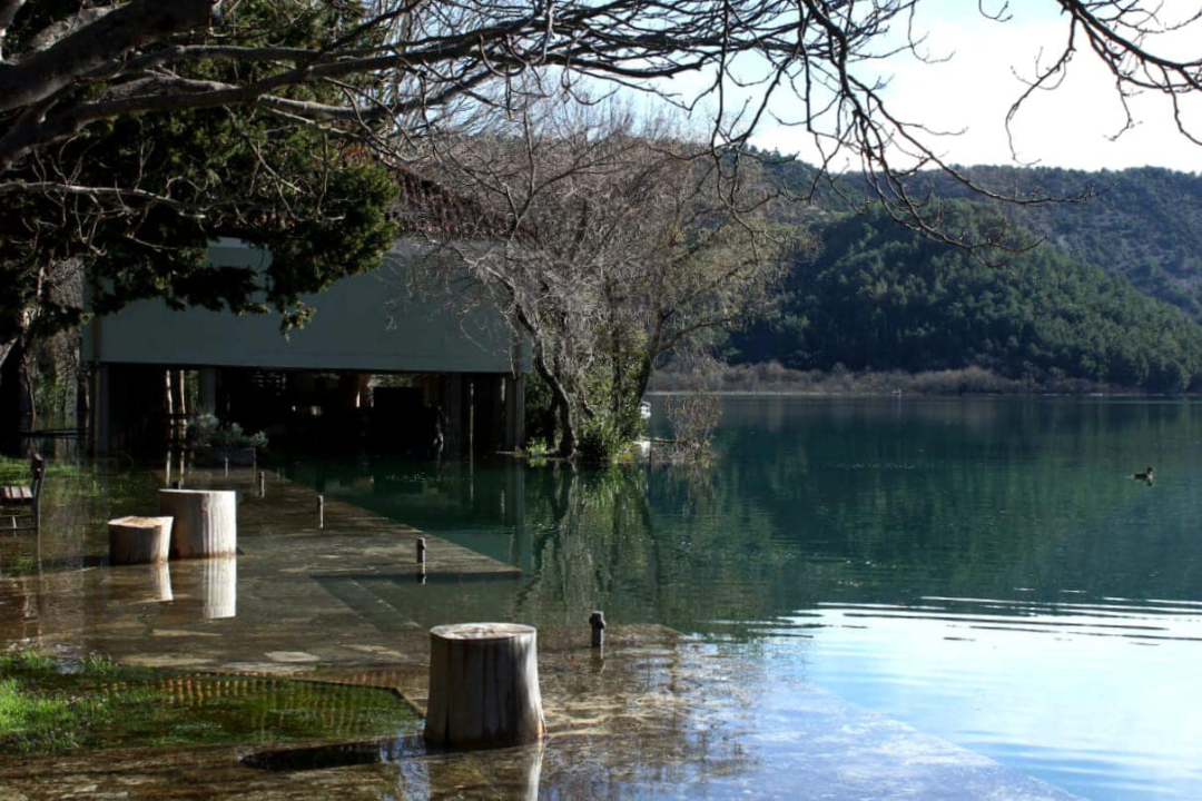 Visok vodostaj Krke poplavio dio Visovca