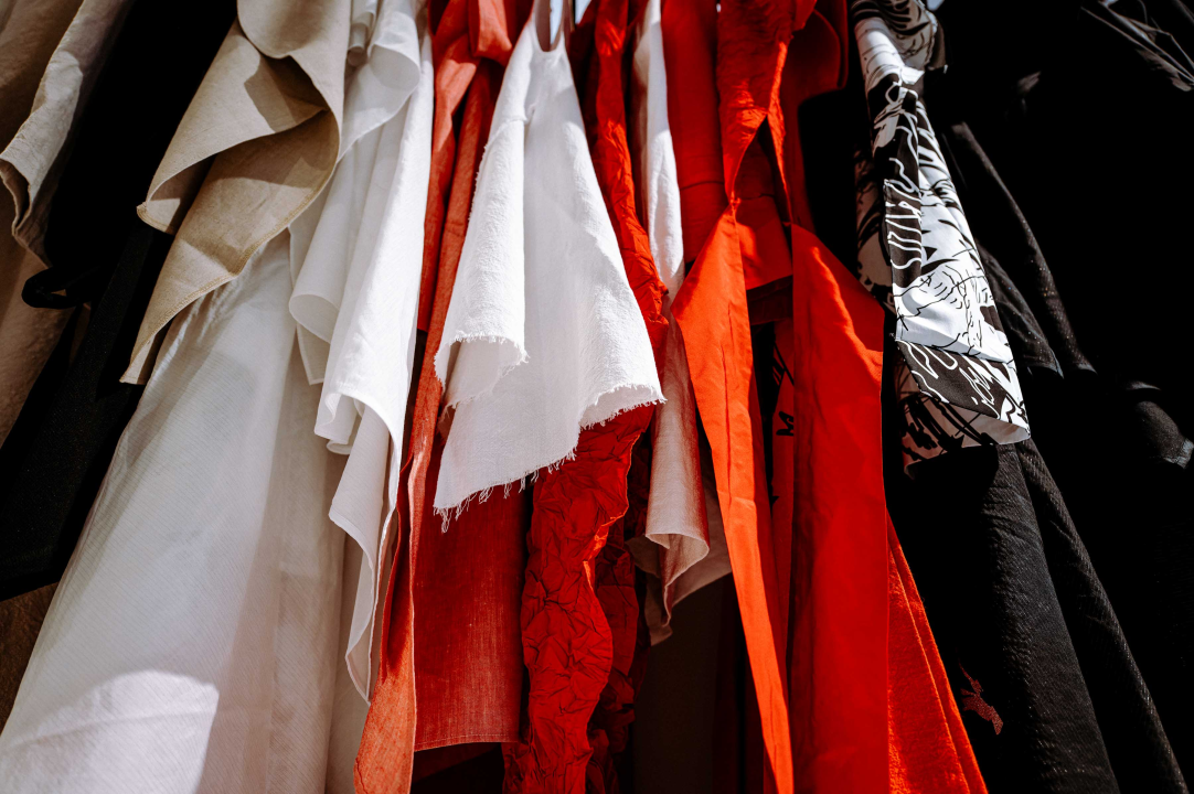 Proljeće u Galeriju Juraj Dalmatinac donosi nove kolekcije odjeće i popust na umjetnine 