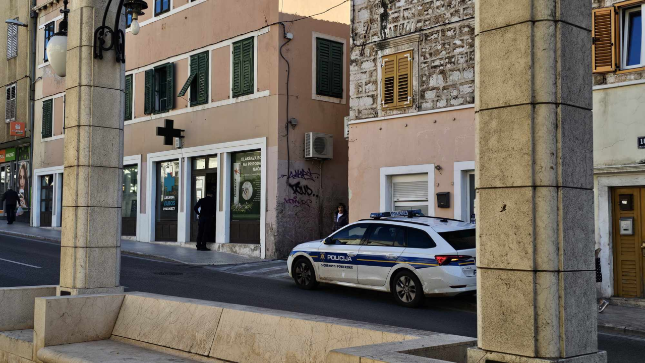 Muškarac upao jutros oko 8,30 sati u ljekarnu Varoš i pokušao je opljačkati: Brzo je uhićen