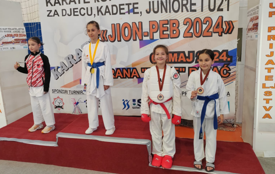 Čak 40 medalja karataša KK Šibenik 1066 na Kupu prijateljstva u Bihaću