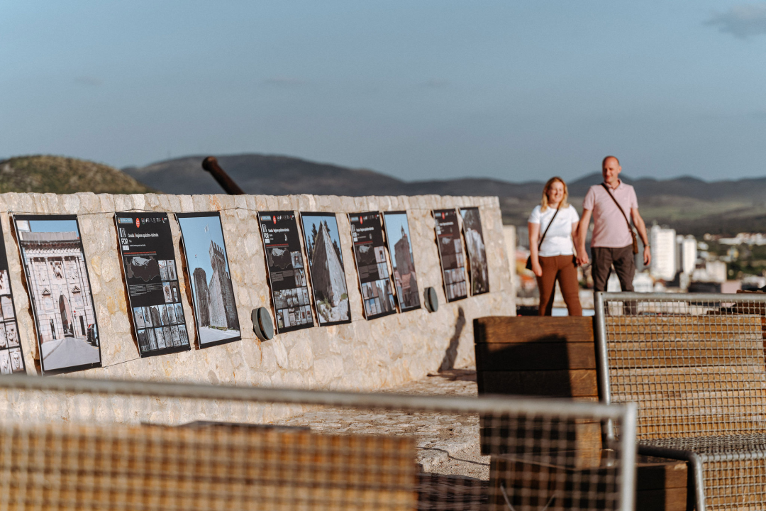 Odlično raspoložena publika i fantastičan nastup Urbana i gudača na Tvrđavi sv. Mihovil