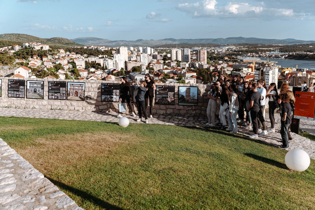 Odlično raspoložena publika i fantastičan nastup Urbana i gudača na Tvrđavi sv. Mihovil