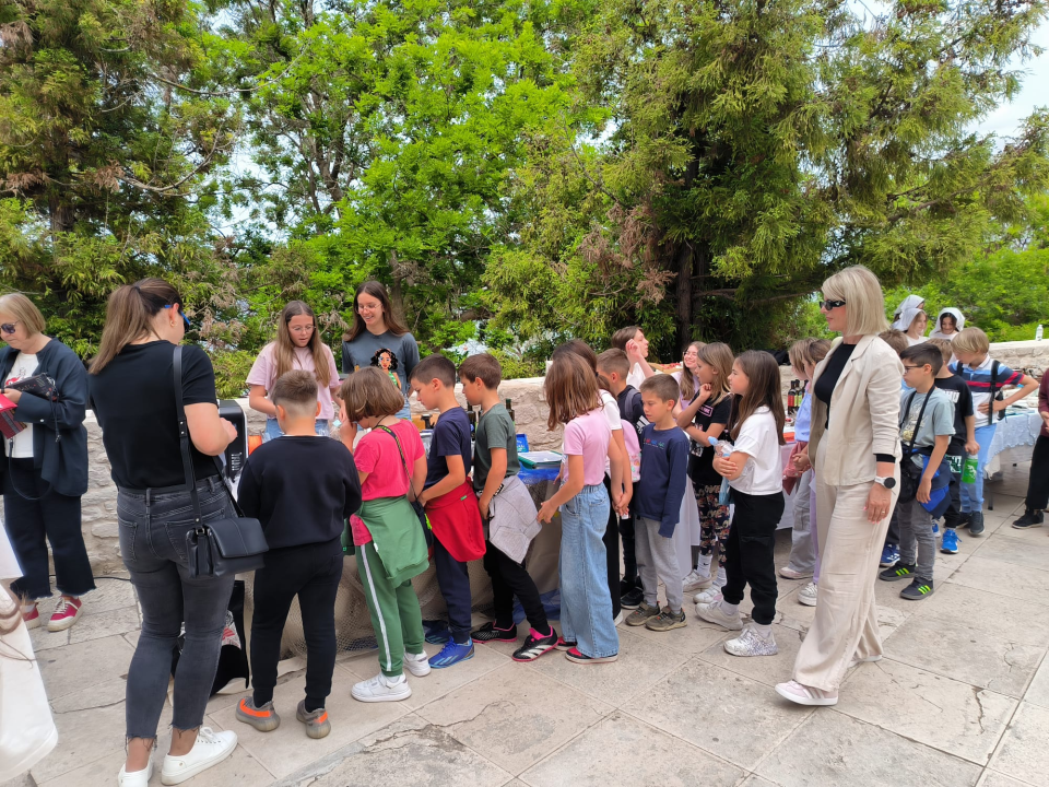 Županijska smotra učeničkih zadruga Šibensko-kninske županije: Prvo mjesto za UZ "Školjka" iz Katoličke škole