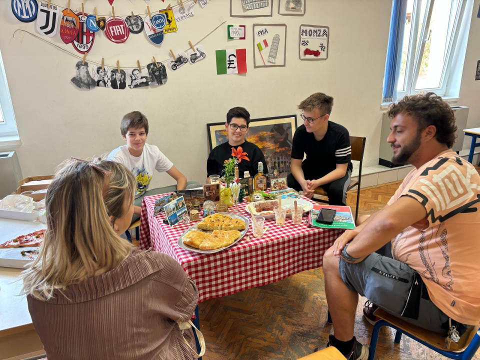 Europa u gostima: Katolička škola ugostila 28 govornika iz 17 europskih država