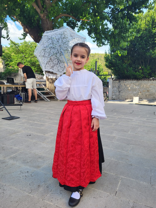 Smotra dječjeg folklora u Skradinu okupila djecu iz 11 skupina