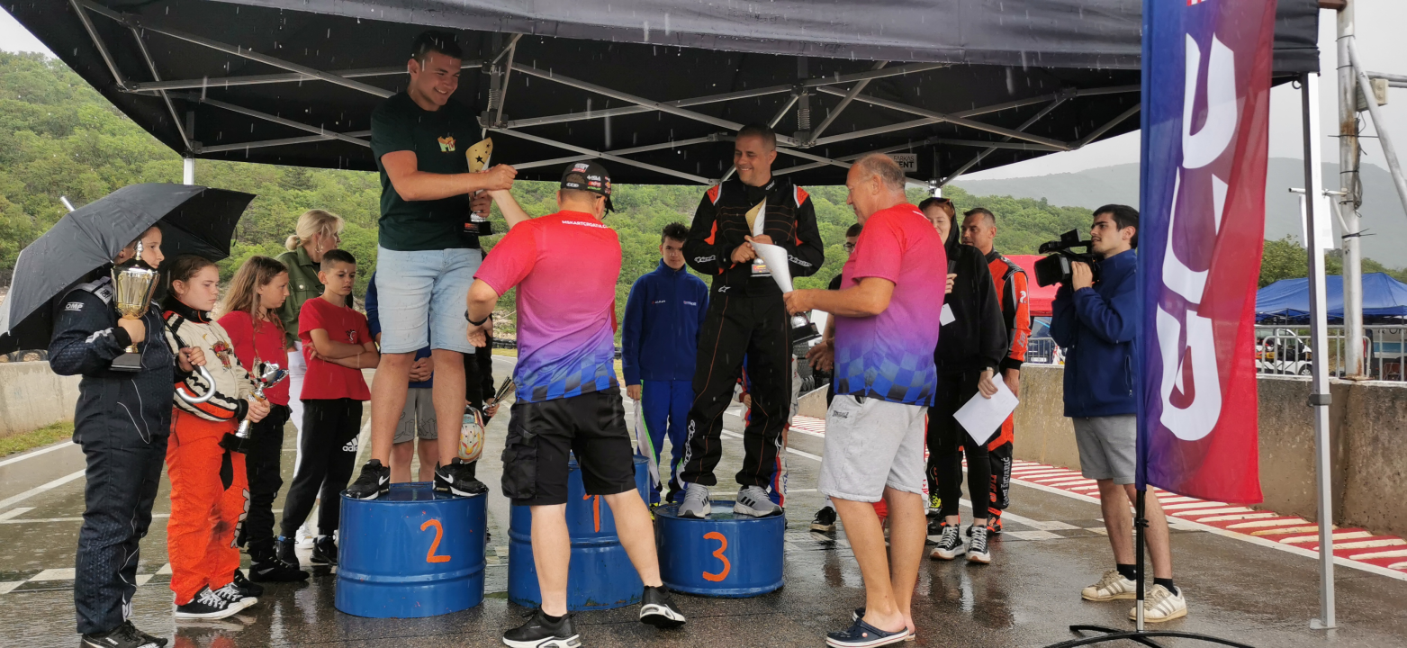 Drugo mjesto u generalnom poretku klase 7 Rotax Max DD2 MASTER za Franka Škugora