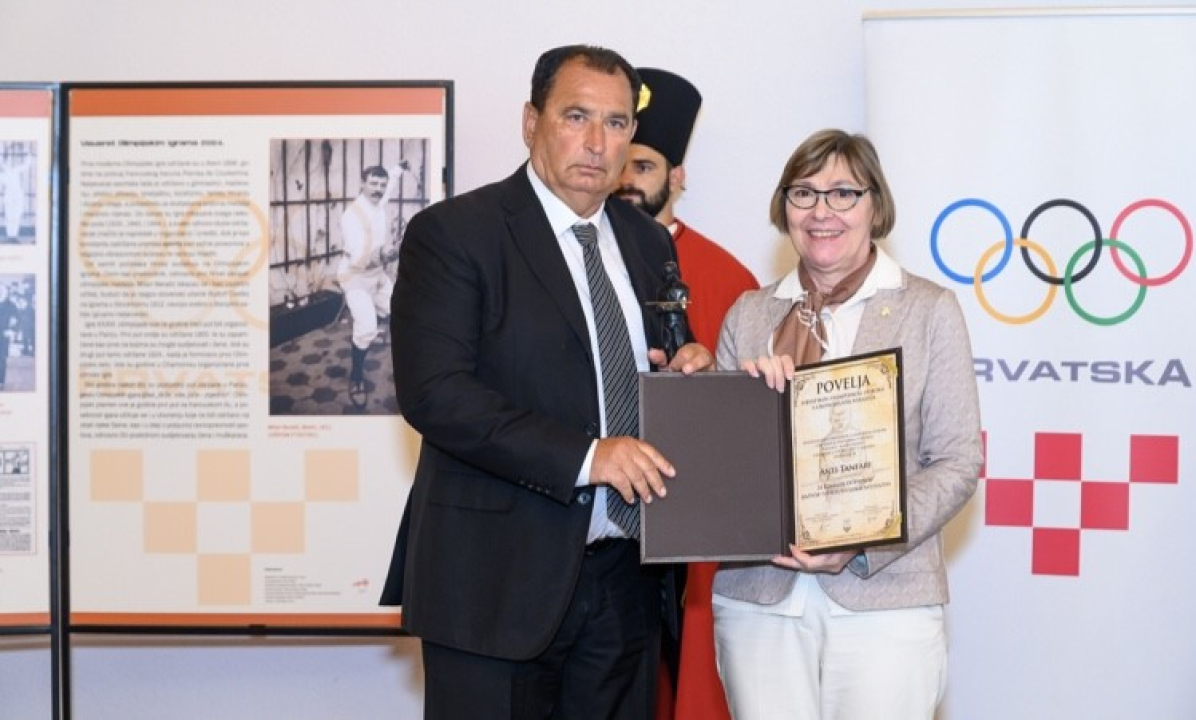 Tajniku Zajednice sportova županije i predsjedniku KK Osvit Anti Tanfari prestižna nagrada HOO-a 'Milan Neralić'