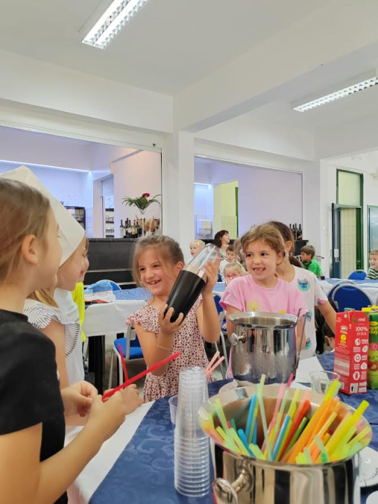 Mališani DV Osmijeh na jedan dan postali slastičari