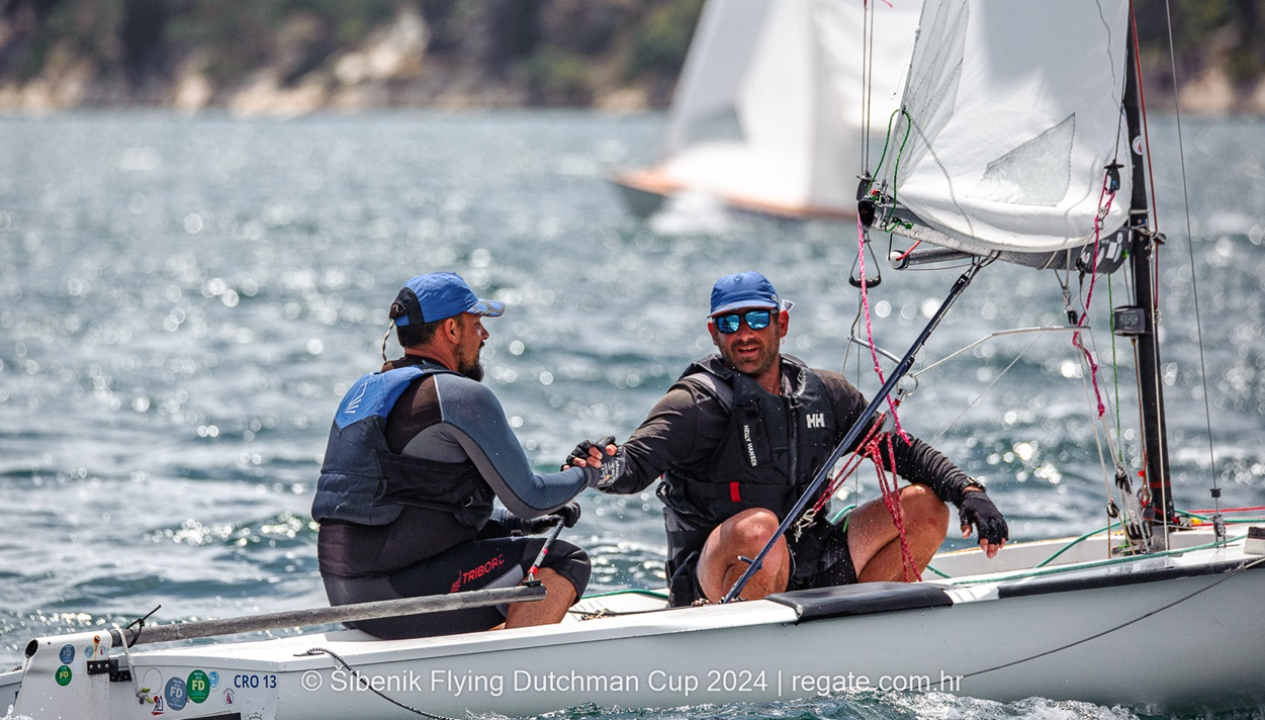 Mađarski jedriličari slavili na šibenskoj regati u jednoj od najbržih klasa i po povoljnom vjetru