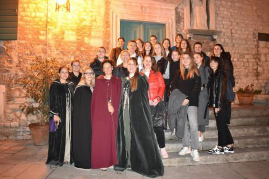 Učenici tri šibenske srednje škole prošli ‘tragovima srednjovjekovnog Šibenika’ 