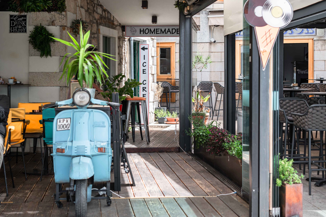 Kugla sladoleda za samo jedan euro u B059 na šibenskoj rivi! 