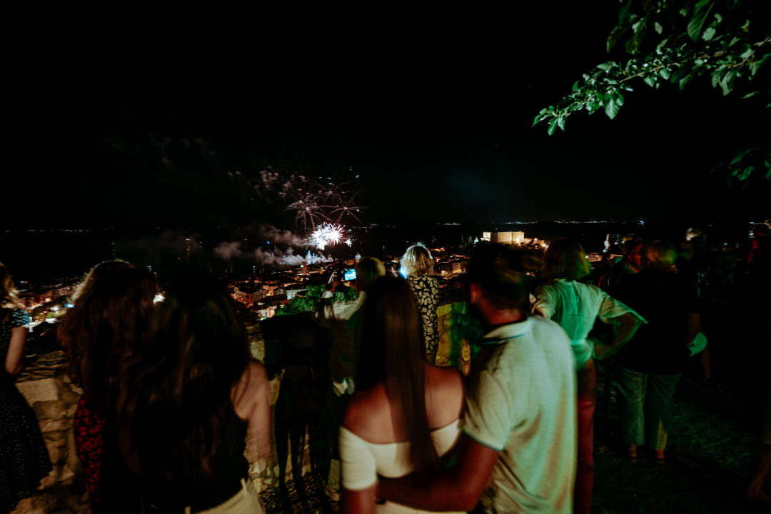 Natali Dizdar, vatromet i odlično raspoloženi Šibenčani: 'Odjednom mjesec izlazi točno iza nje'