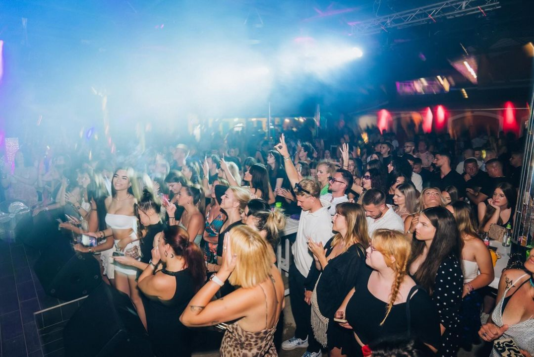 Energična Stoja zabavljat će vas ove subote u Haciendi! 