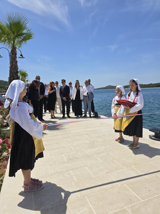 Uoči Dana općine u Rogoznici otvoren novouređeni dio rive 