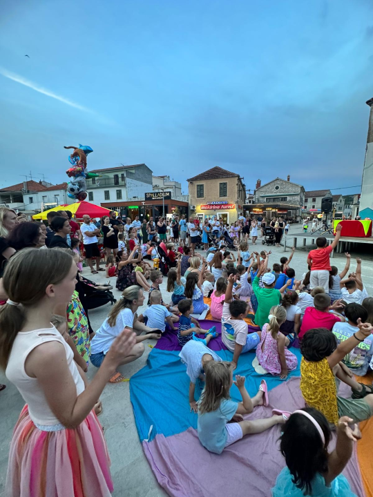 Klaun Spartanko oduševio najmlađe Pirovčane