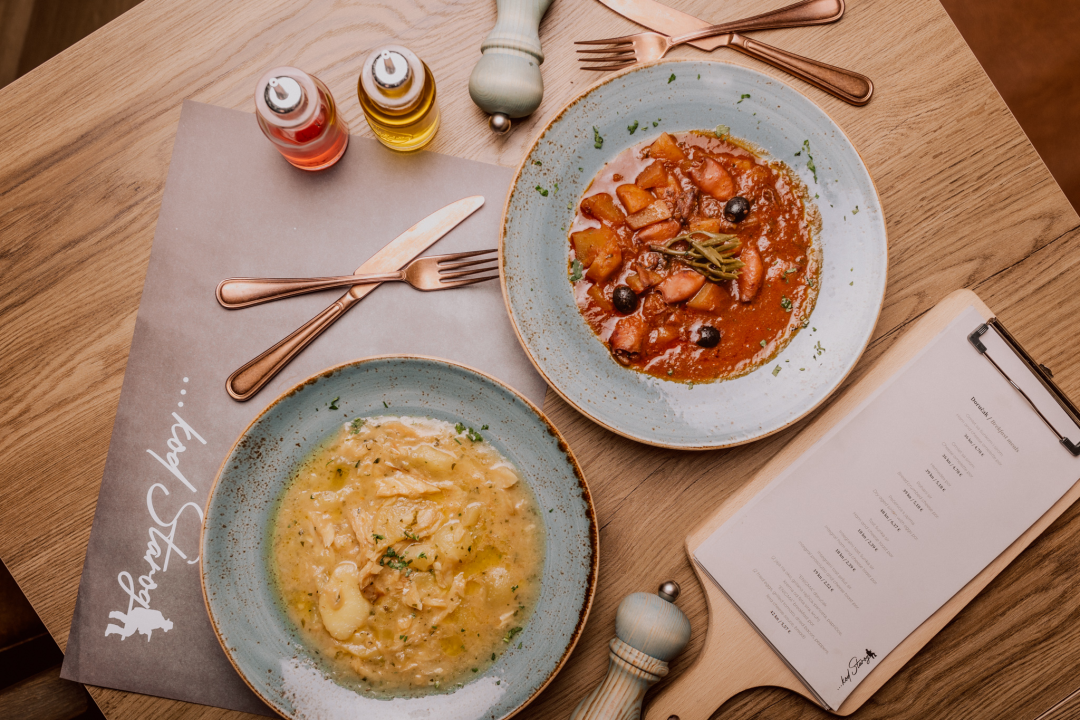 Uživajte u vanjskoj terasi bistroa Kod Starog