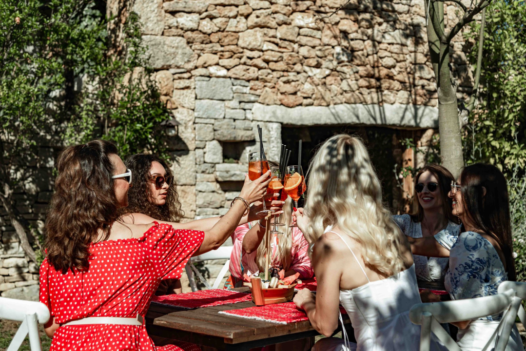 Šibenska lipost i kripost u video spotu Mladena Grdovića Sveta zemlja Dalmatina 