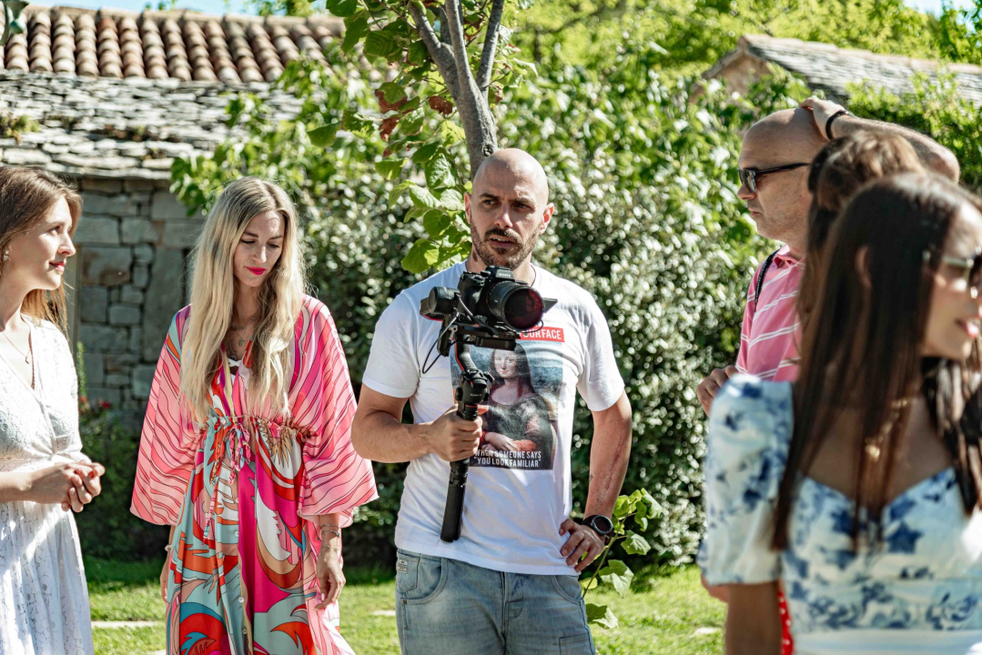 Šibenska lipost i kripost u video spotu Mladena Grdovića Sveta zemlja Dalmatina 