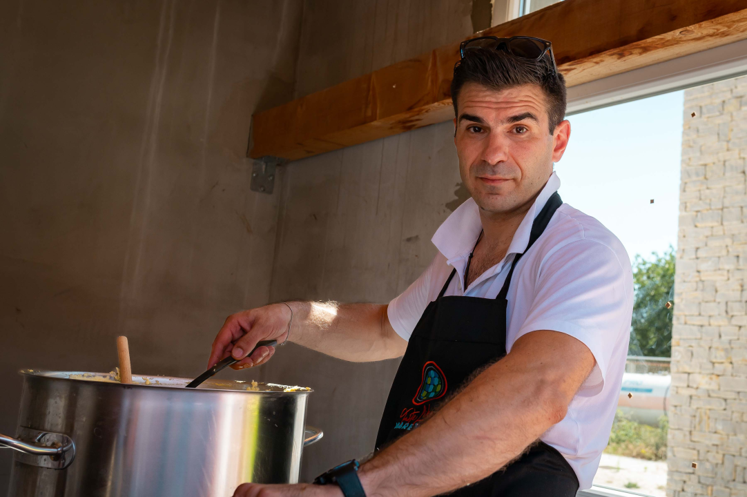Tragom carskog jelovnika u Kistanjama s Dinom Bebićem, jela se janjeća jetrica