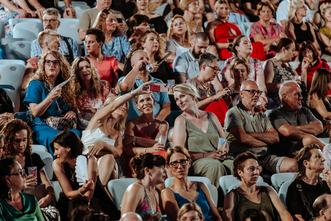  Božo Vrećo nasmijao, rasplakao i rasplesao publiku na sv. Mihovilu 