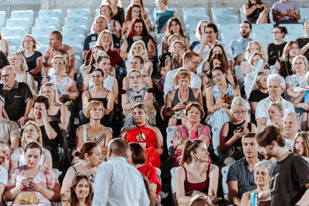  Božo Vrećo nasmijao, rasplakao i rasplesao publiku na sv. Mihovilu 