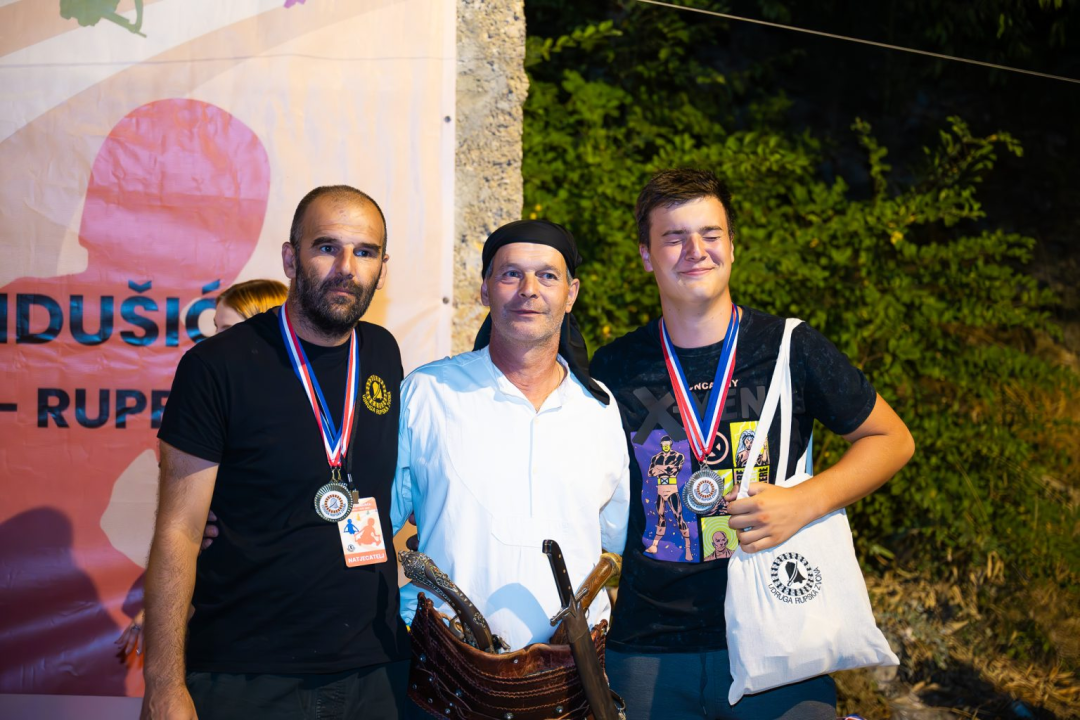 Više od 50 natjecatelja utrkivalo se na karićima kroz Rupe