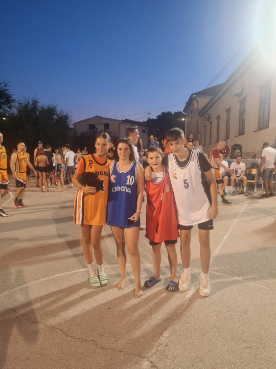 Dan raslinske košarke obilježen utakmicom veterana domaćeg kluba i Šibenke