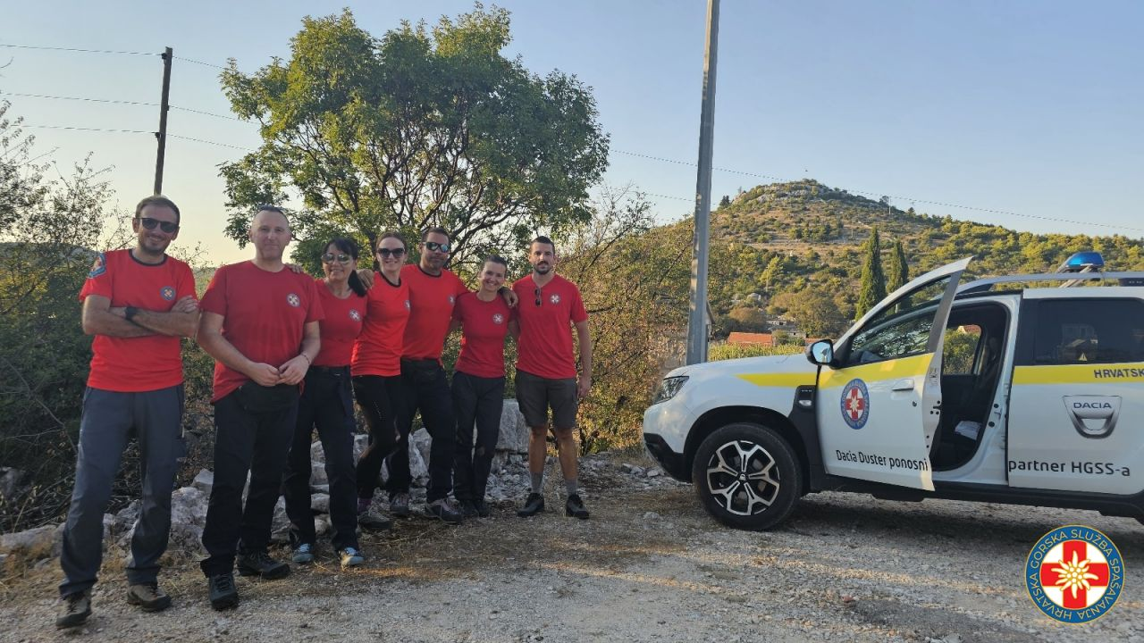 Šibenski HGSS-ovci spasili dementnu staricu u primoštenskom zaleđu