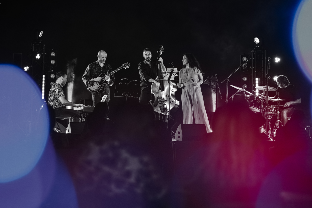 Oblaci su se razišli, nevrijeme je pričekalo, a Lelu Kaplowitz je na pozornicu Baronea ispratio puni mjesec