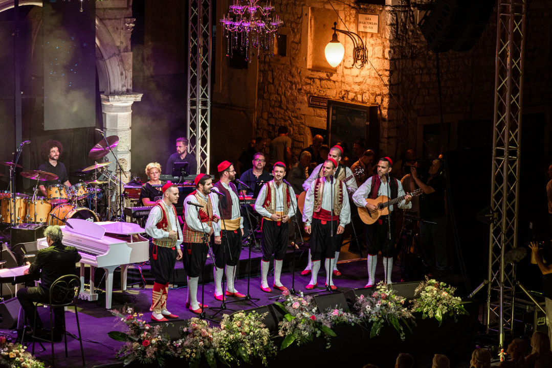 Duška Brčić-Šušak pobjednica Večeri dalmatinske šansone, Ibrica Jusić dobio nagradu za životno djelo