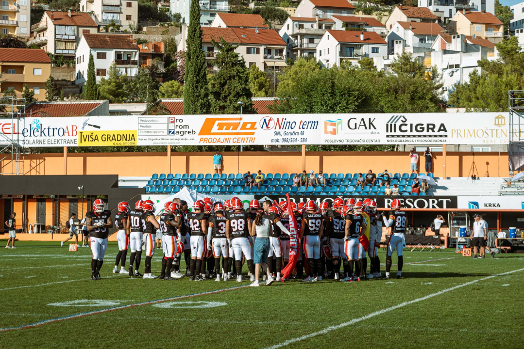 Američki nogomet na Šubićevcu vizualno zanimljiv, rezultatski ne: Madrid uvjerljiv protiv Hamburga