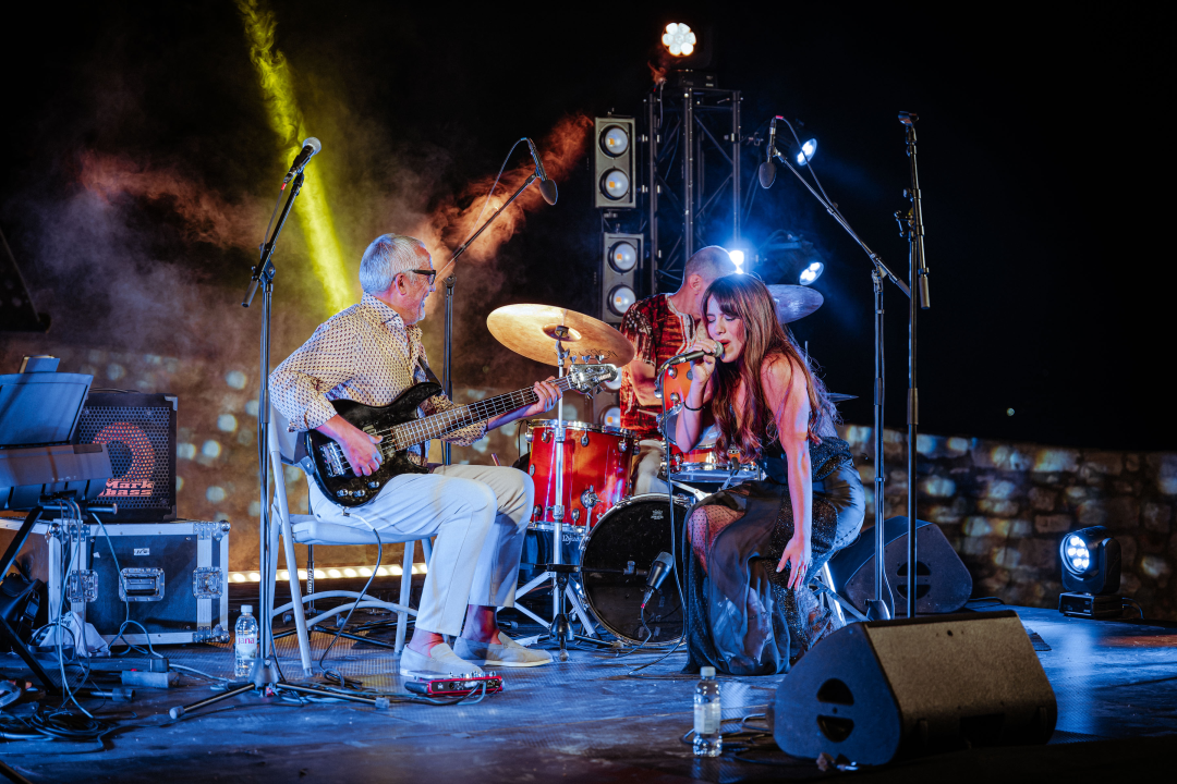 Black Coffee i Ana Uršula Najev na rasprodanom Baroneu: Spoj mladosti i iskustva