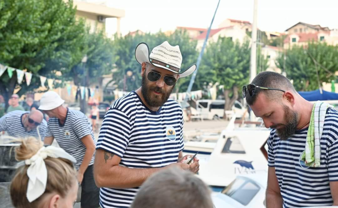 Na latu, na lešo, u rižotu, na buzaru: Zatonjani održali još jednu veselu Pidočijadu