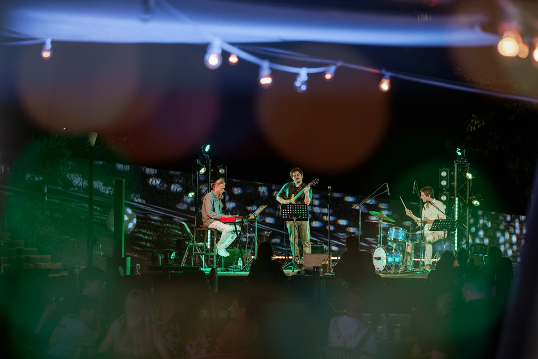 Tvrđava Barone ni u rujnu ne zanemaruje jazz publiku koju je sinoć oduševio Dot-and-go Three