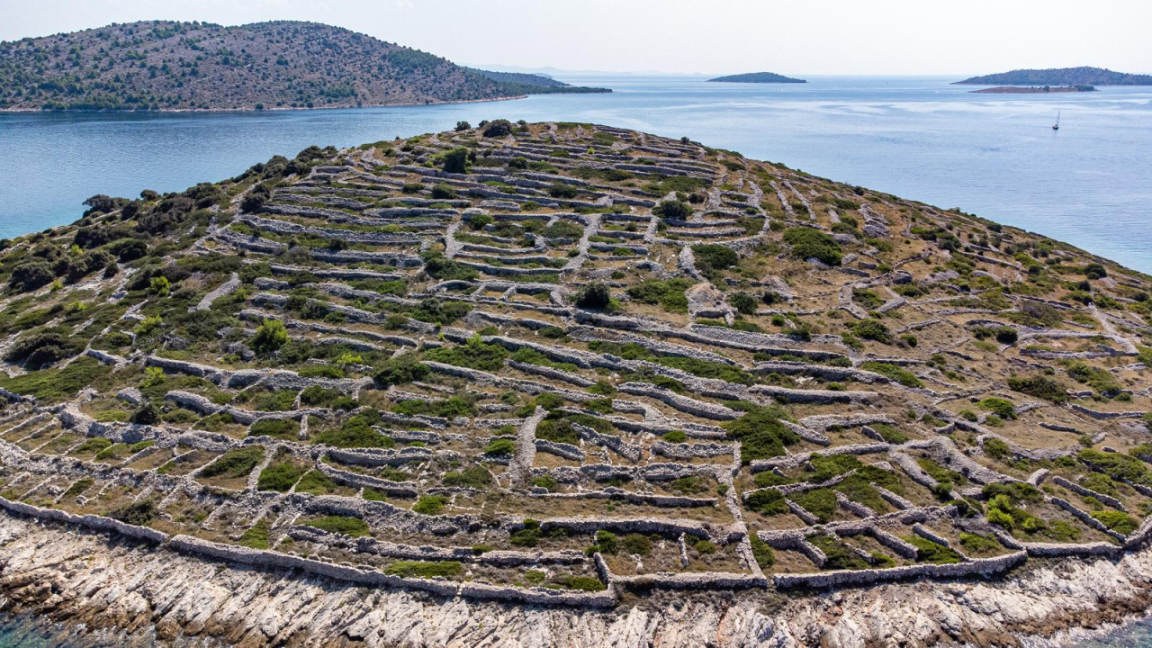 U šibenskom arhipelagu kameni 'otisak prsta' koji privlači sve više pažnje