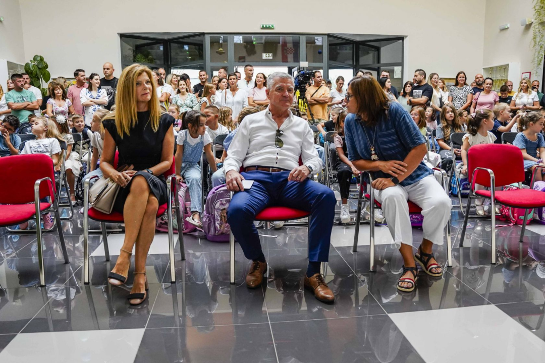 Gradonačelnik Burić pozdravio prvašiće u OŠ Meterize